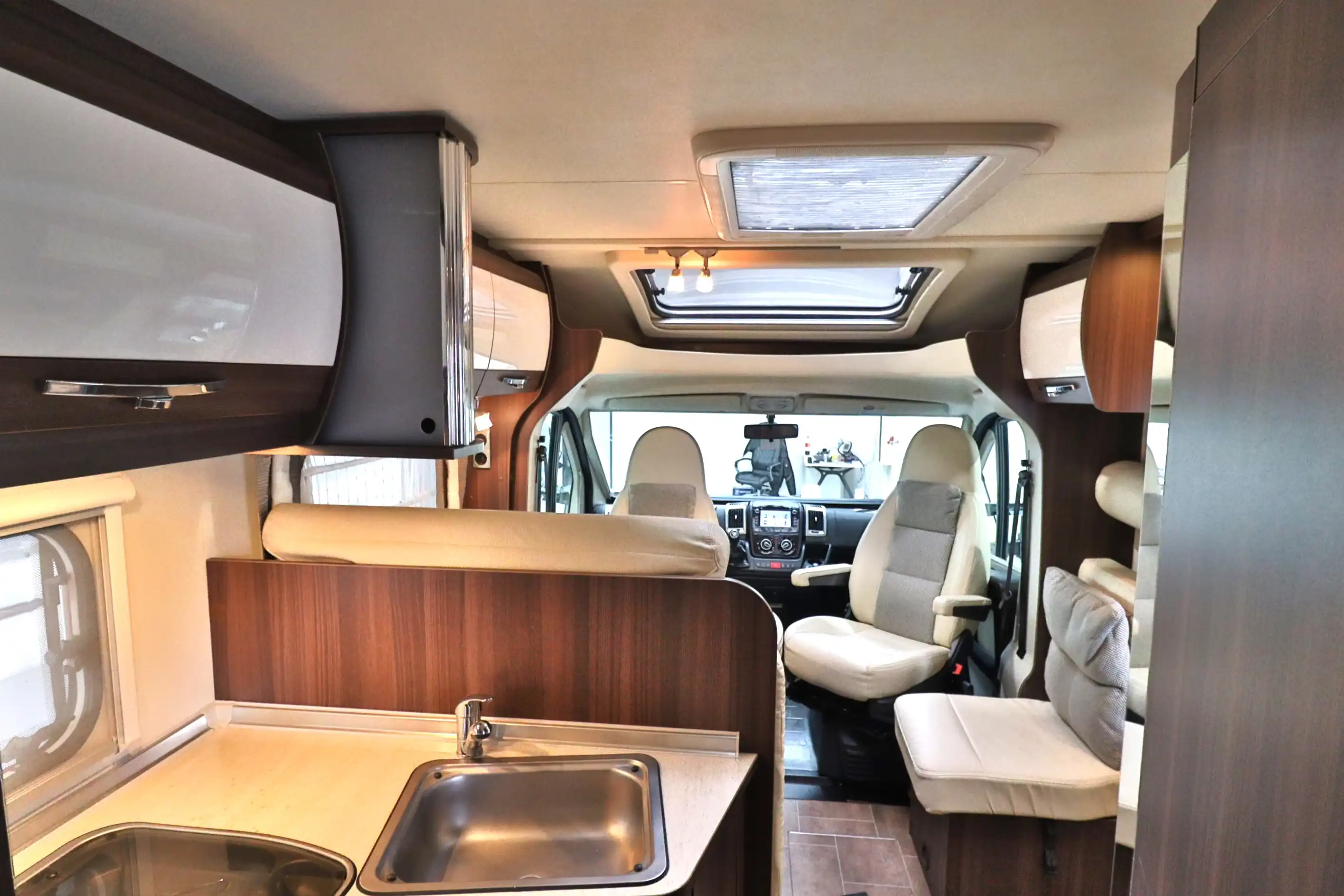 BUERSTNER Nexxo T 685 FiftyFive